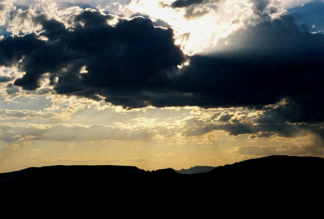 j0605sedonaapsunset1